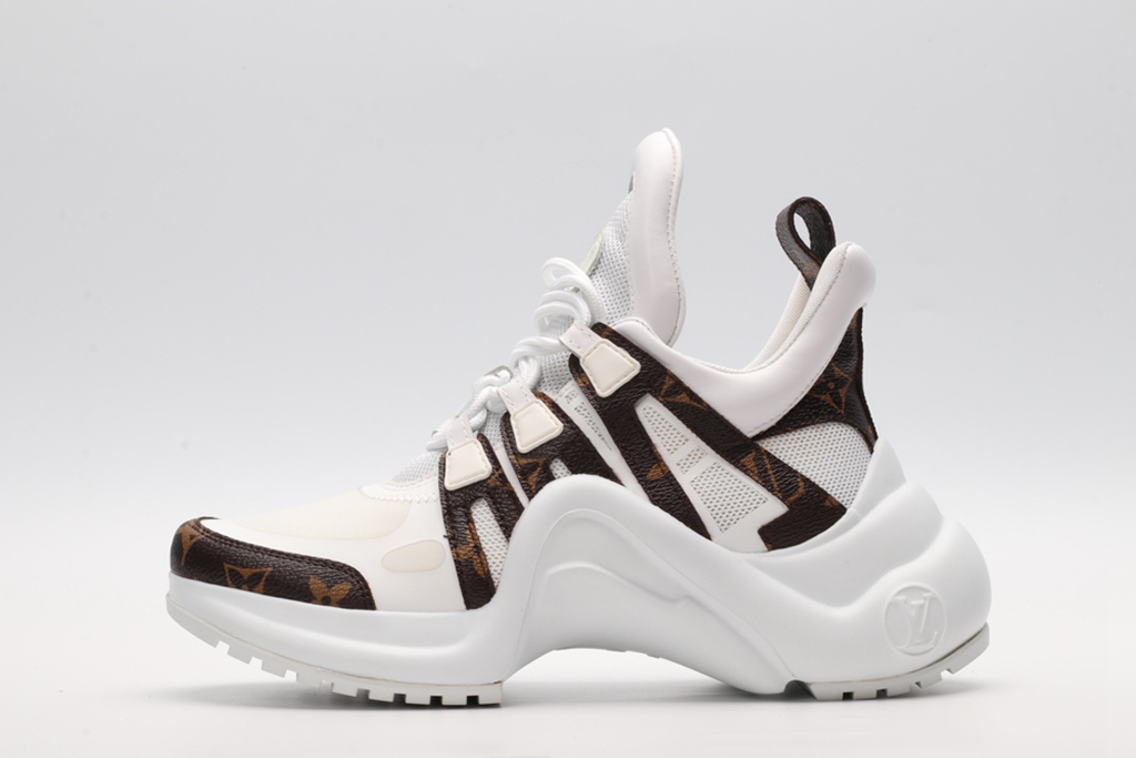 L*V SNEAKER